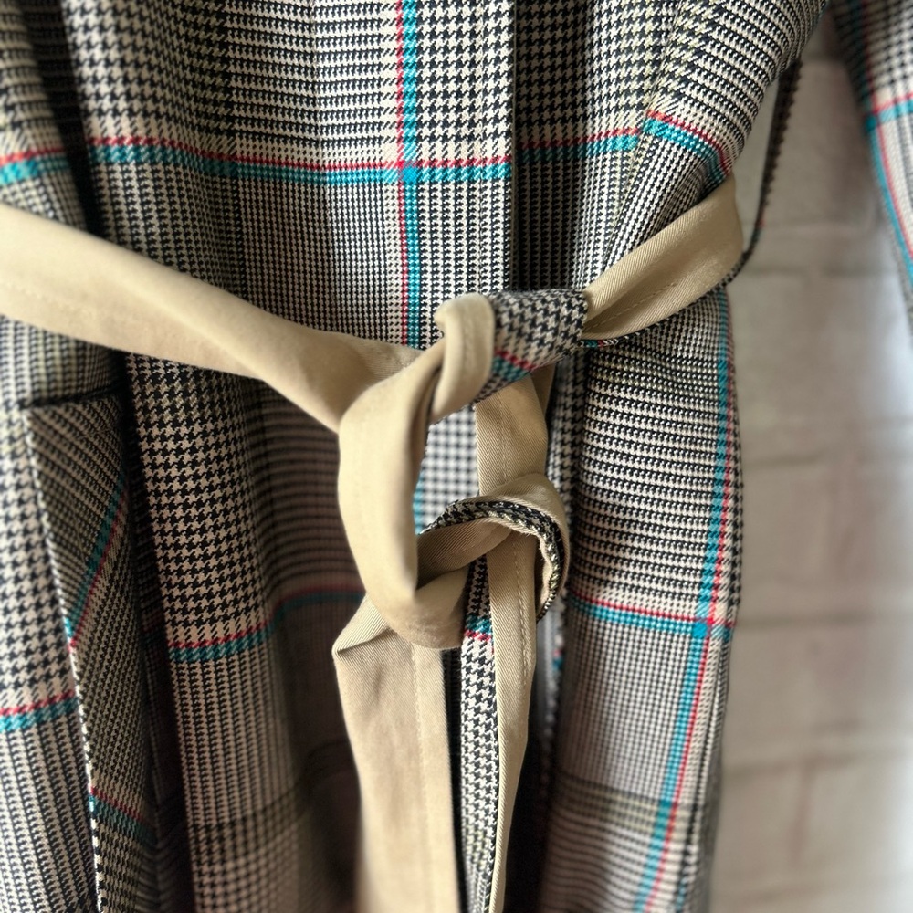 Victoria Beckham Houndstooth Belted Wool Trench Coat - Picture 5 of 7